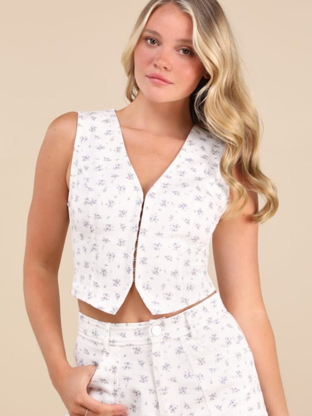 Lulus Hanan White Ditsy Floral Twill Hook-and-eye Vest Top - Size L
